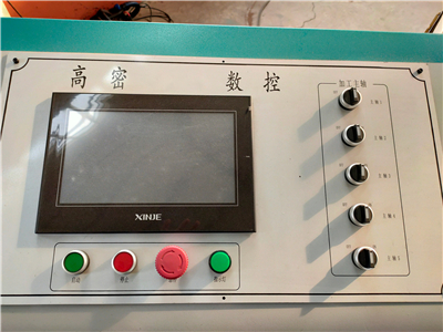 榫槽機操作界面